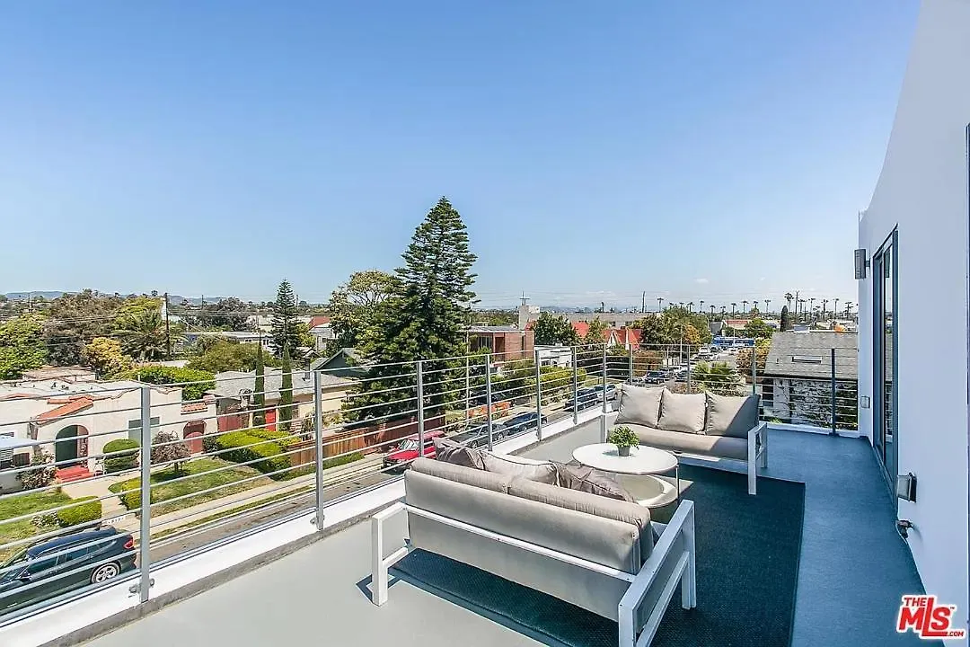 Brooks Villa Los Angeles